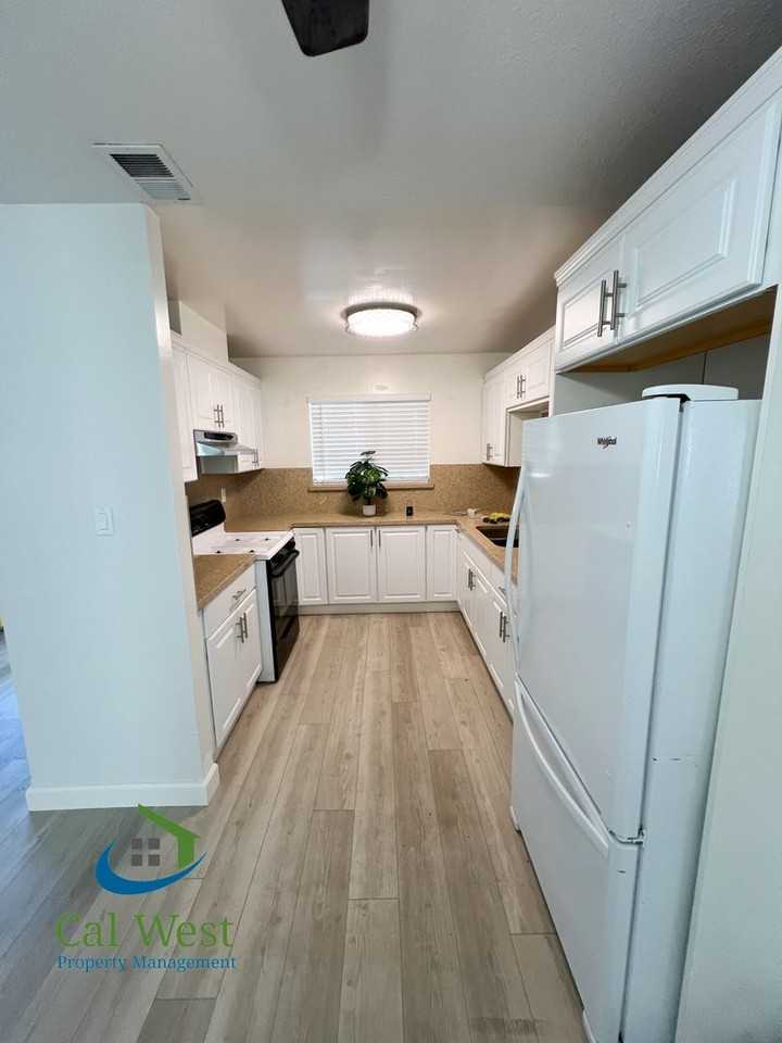 4484 Lullaby Ln - Photo 6 of 21