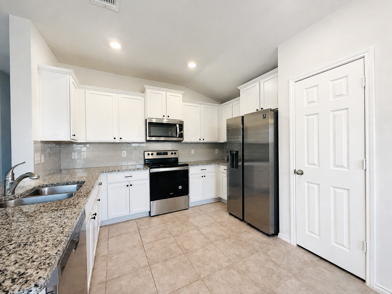 2530 Cortona St - Photo 3 of 16