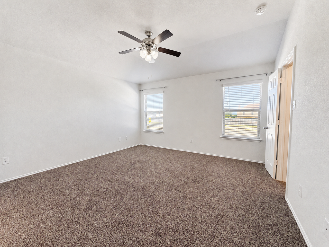 2530 Cortona St - Photo 4 of 16