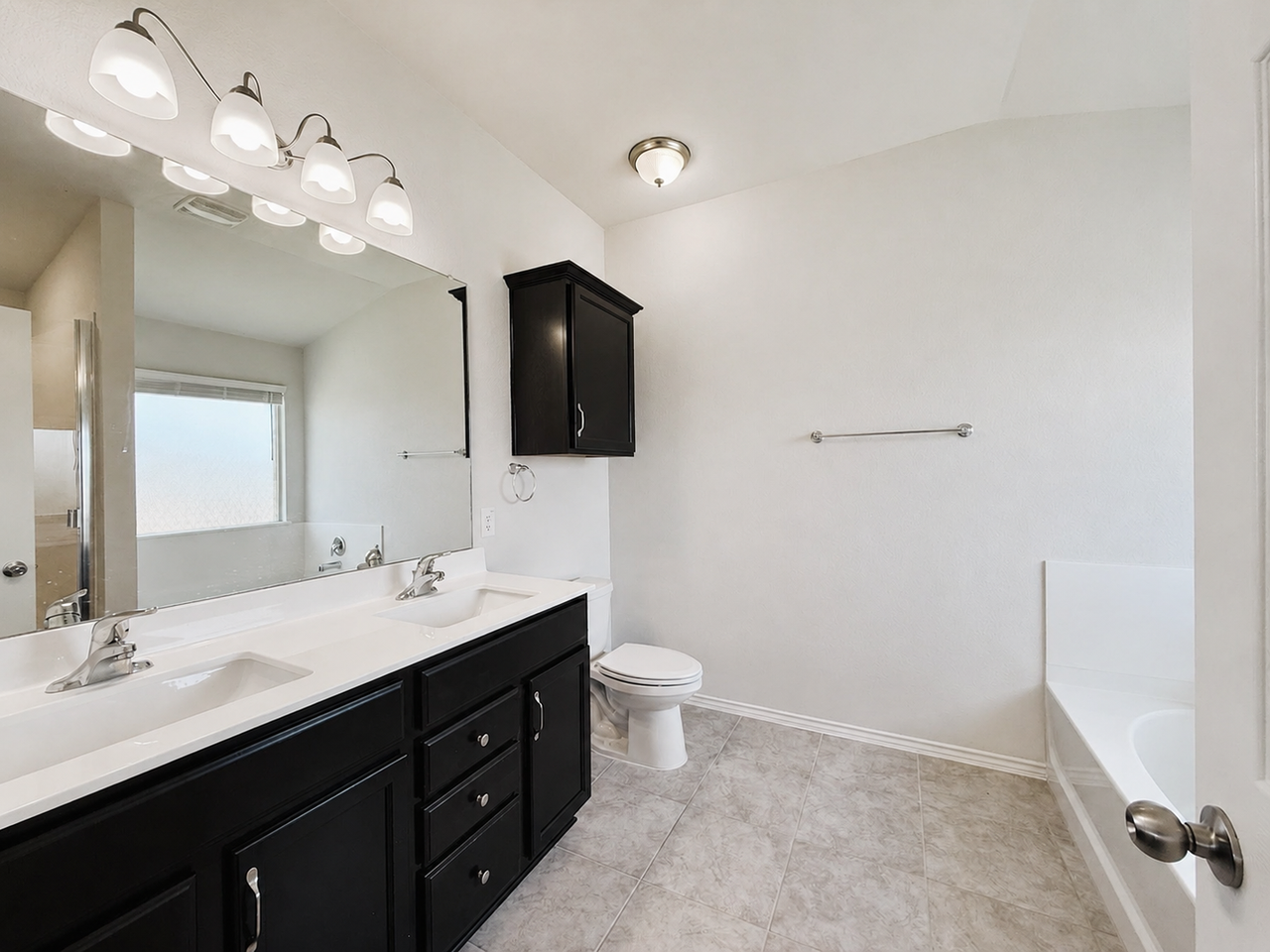 2530 Cortona St - Photo 5 of 16