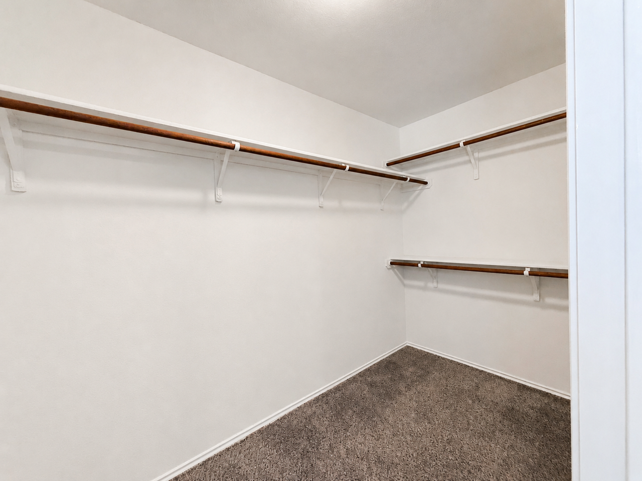 2530 Cortona St - Photo 7 of 16