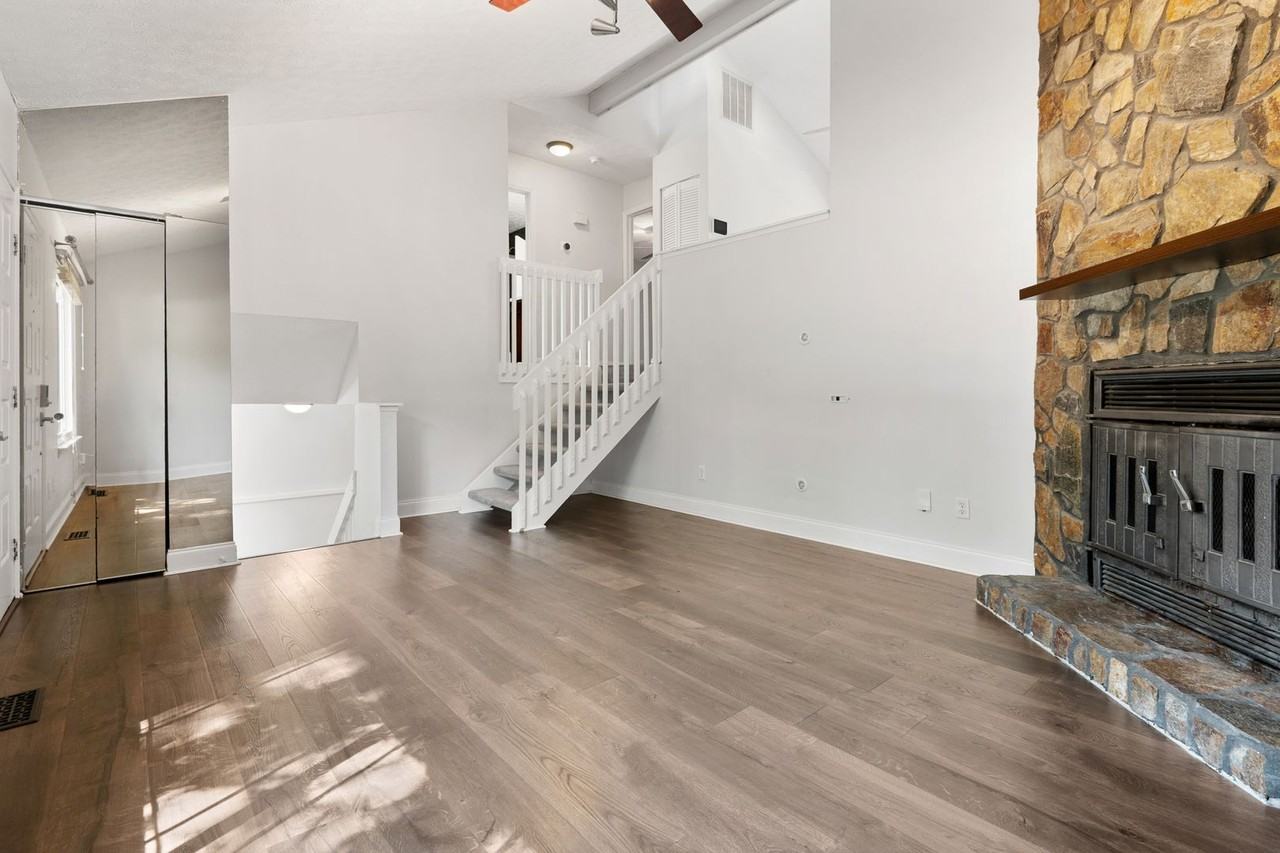 2108 Mariner Cir - Photo 5 of 25