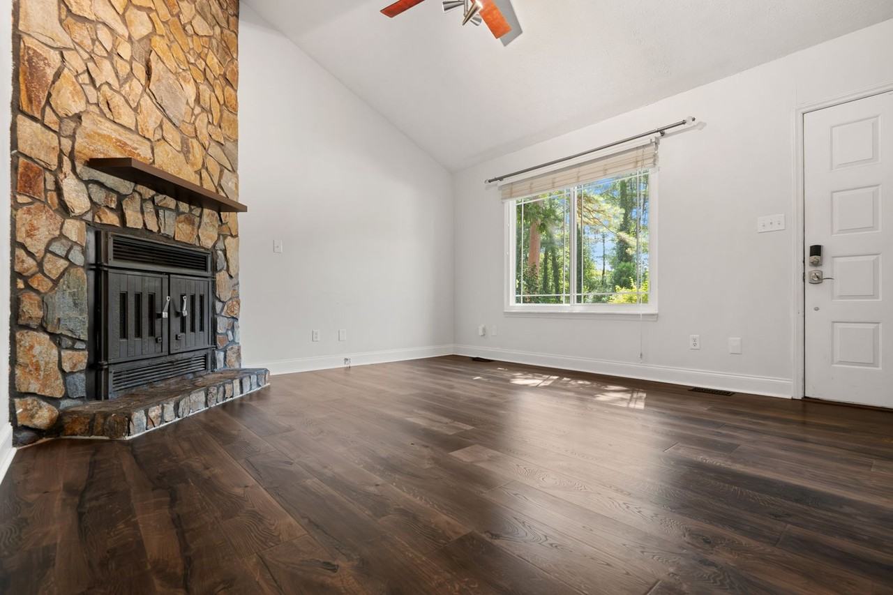 2108 Mariner Cir - Photo 6 of 25