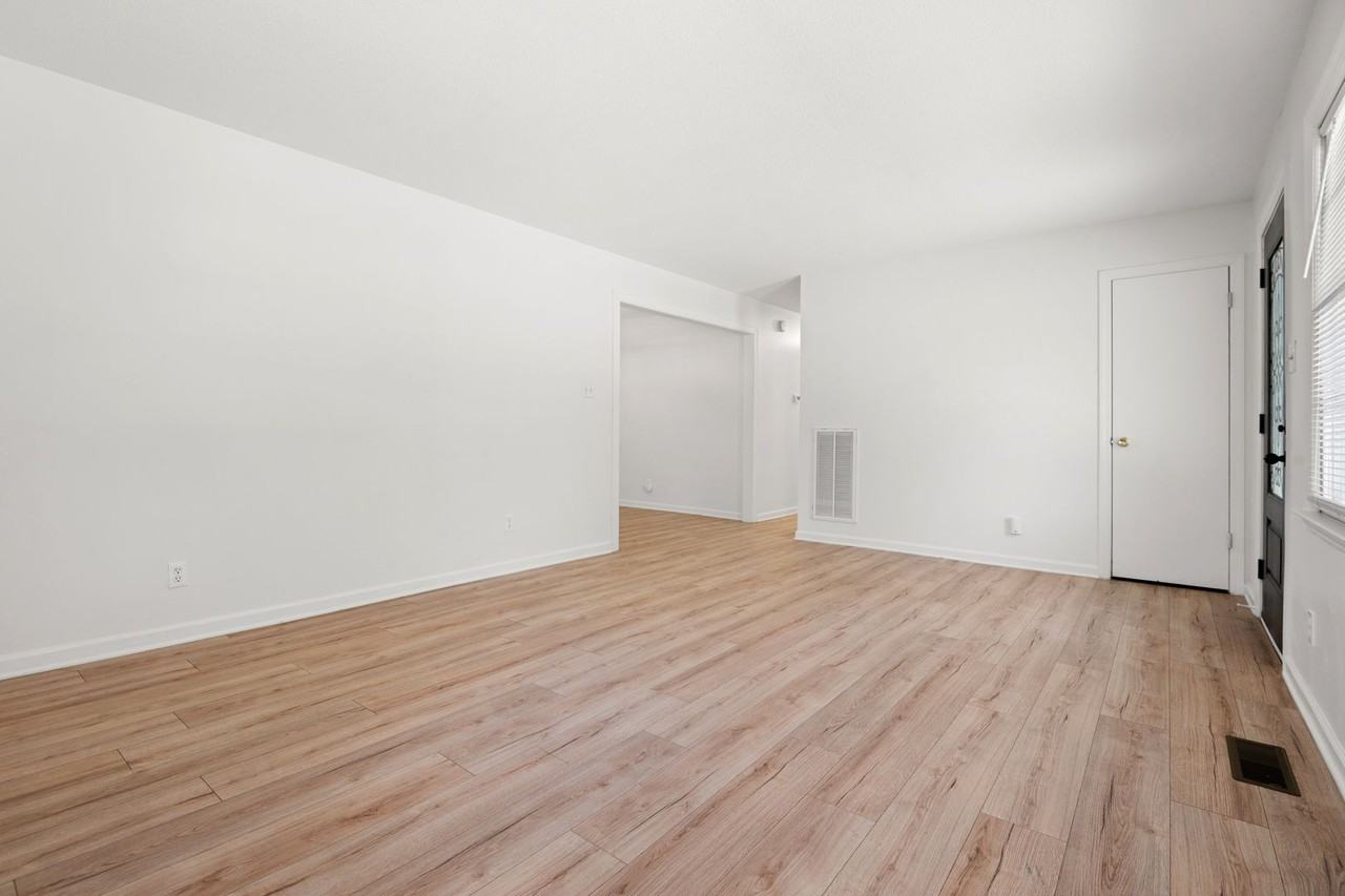 1006 Willowdale Dr - Photo 5 of 20