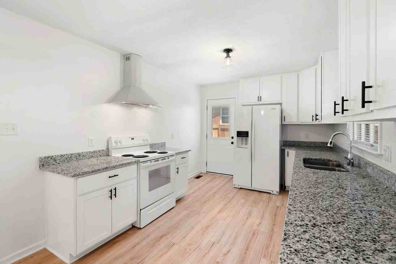 1006 Willowdale Dr - Photo 7 of 20