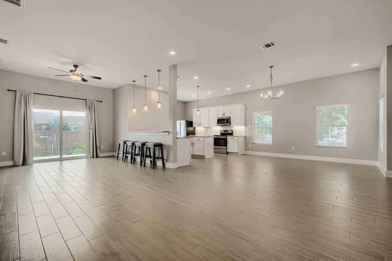 4303 Moss Ct - Photo 4 of 25