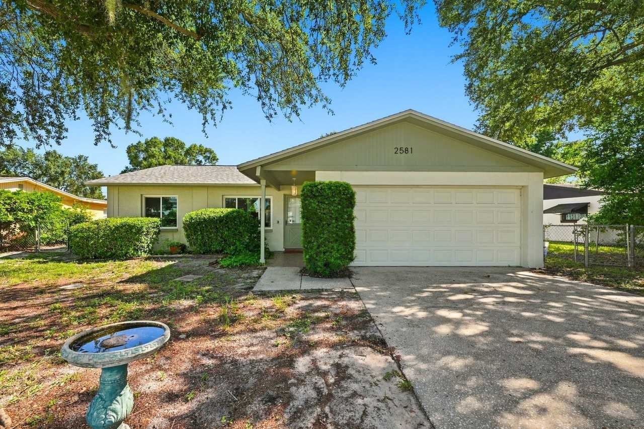 2581 Columbus Way S - Photo 3 of 42