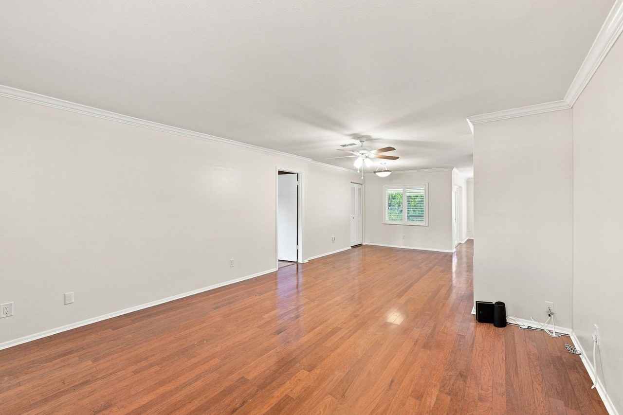 2581 Columbus Way S - Photo 5 of 42