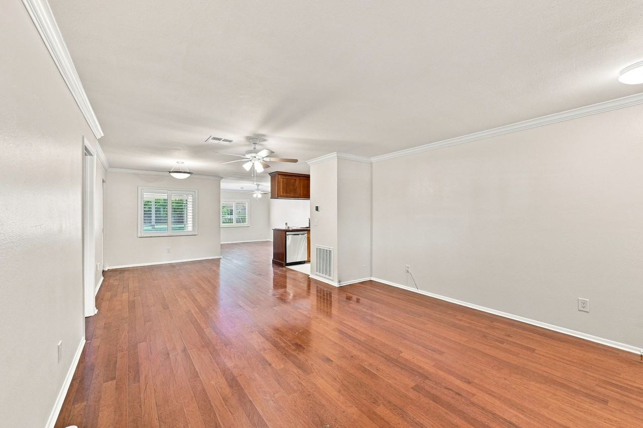 2581 Columbus Way S - Photo 6 of 42