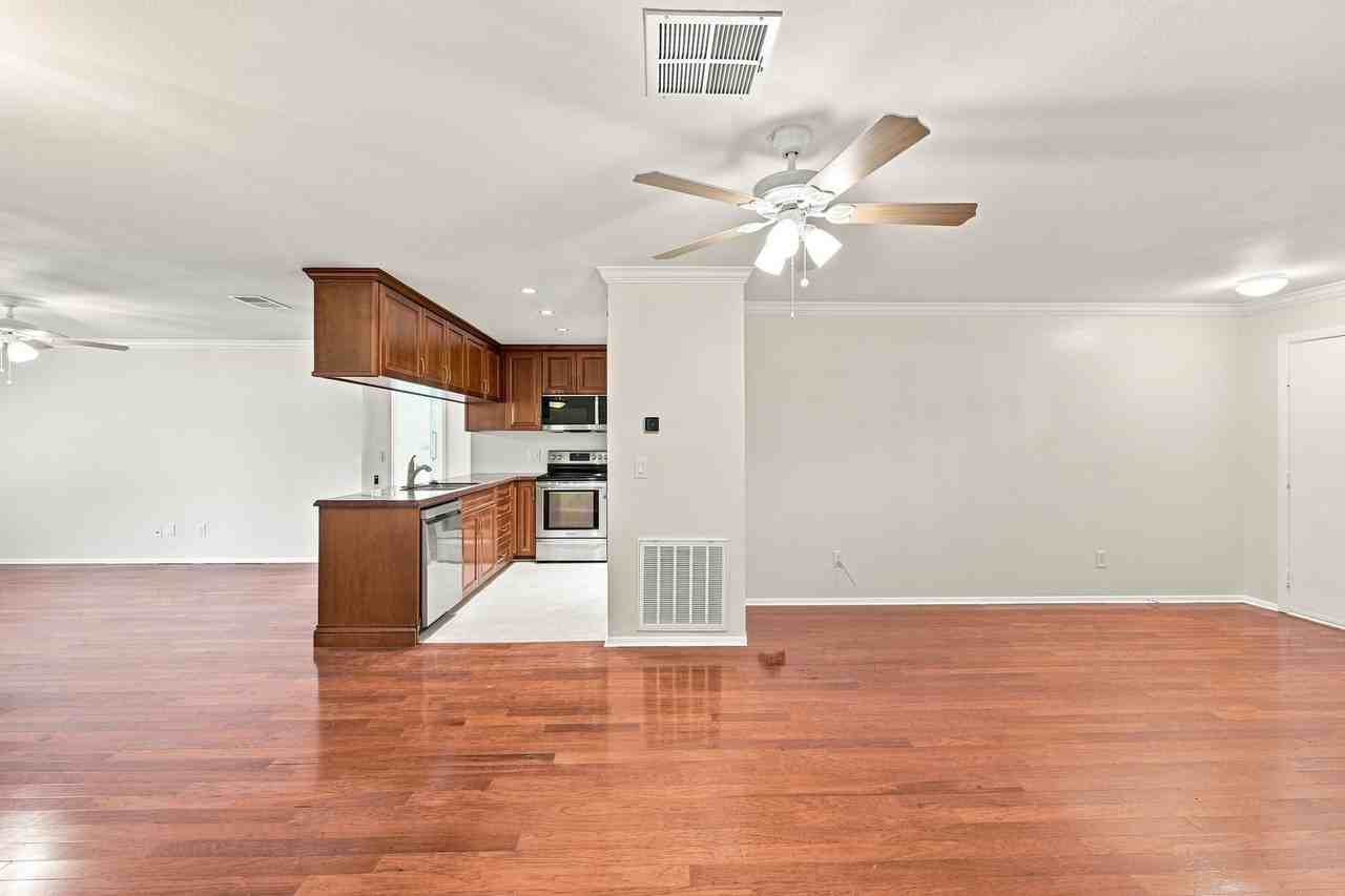 2581 Columbus Way S - Photo 7 of 42