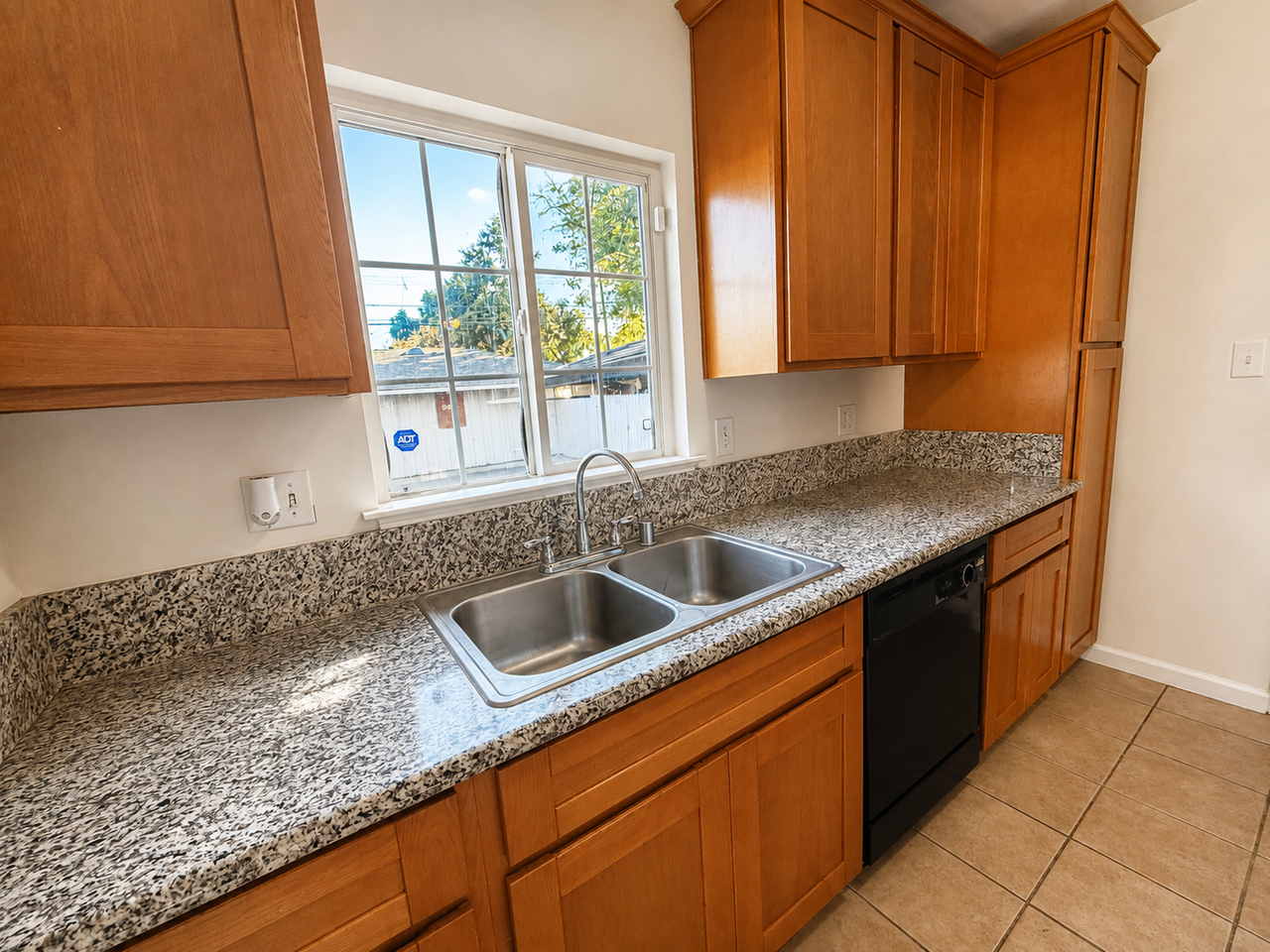 546 El Camino Ave - Photo 7 of 19