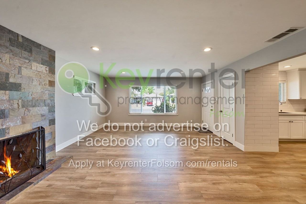 10364 Newton Way - Photo 3 of 28