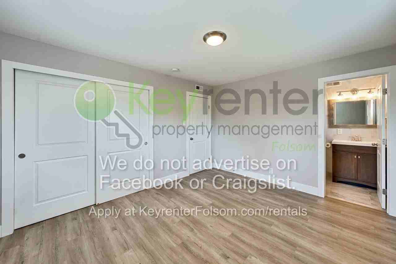 10364 Newton Way - Photo 4 of 28