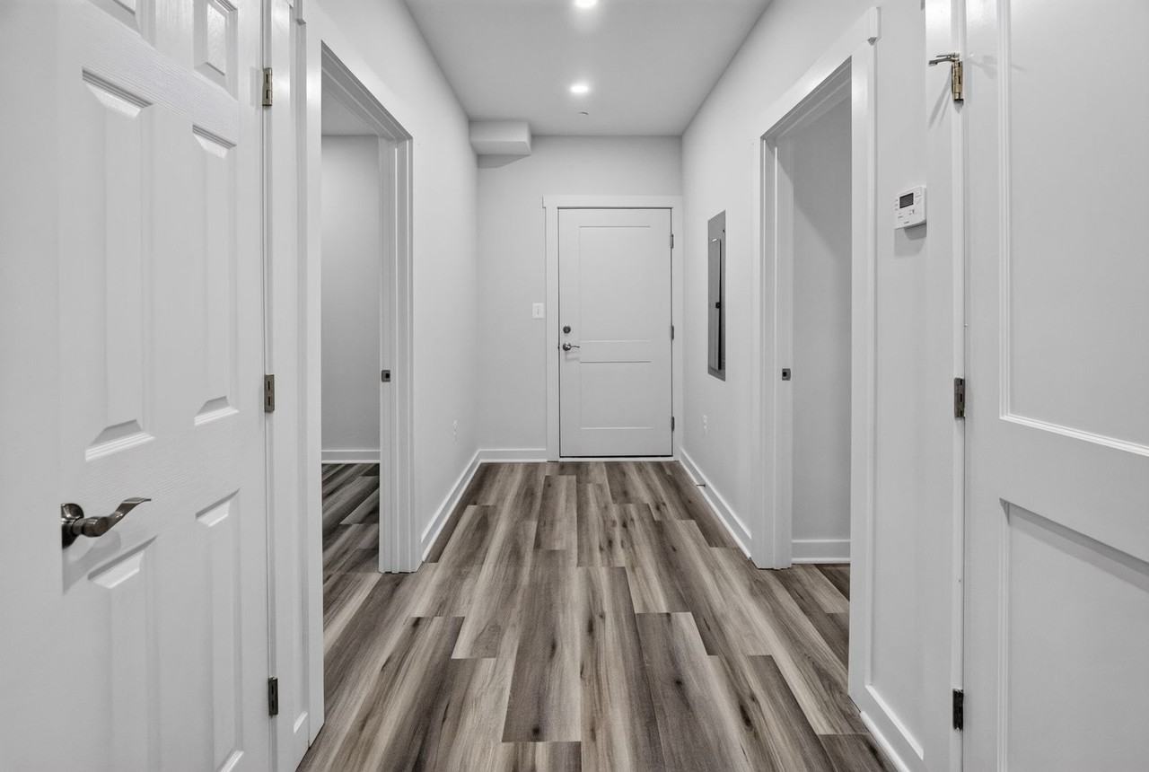1005 Rhode Island Ave NE - Photo 2 of 34
