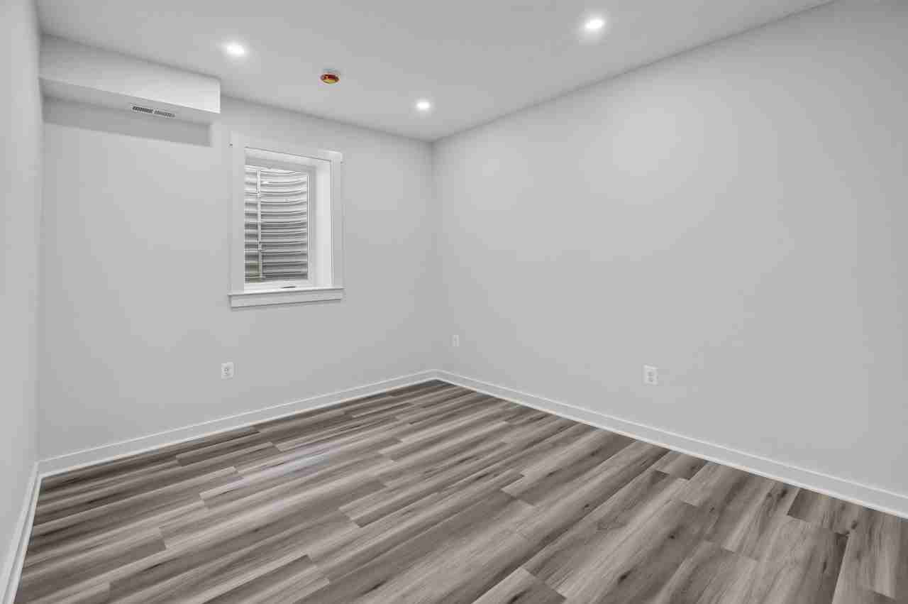 1005 Rhode Island Ave NE - Photo 3 of 34
