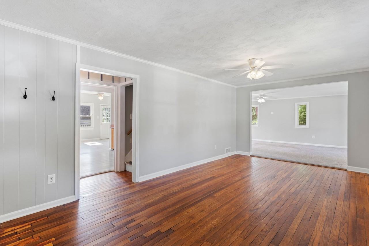 4023 Poplar St - Photo 5 of 50