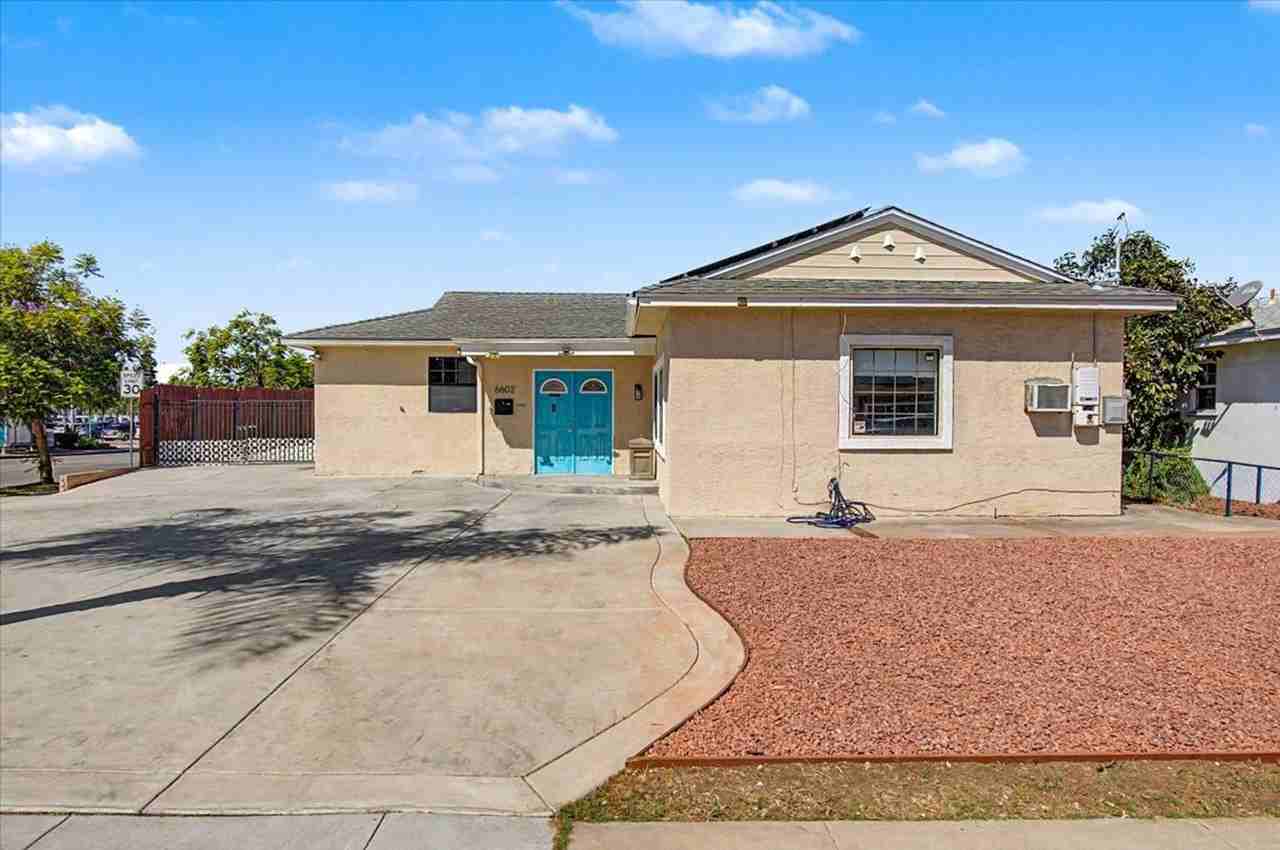 6602 Crawford St - Photo 3 of 31