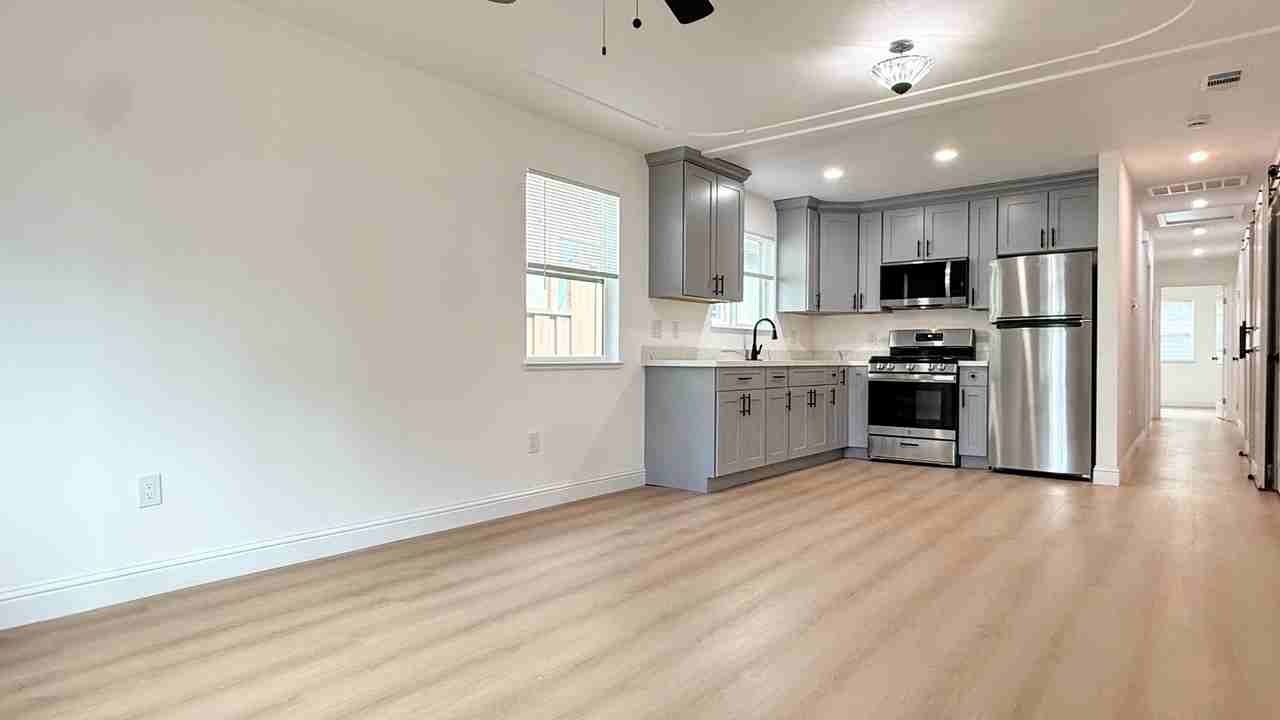 214 N 17th St - Photo 5 of 17