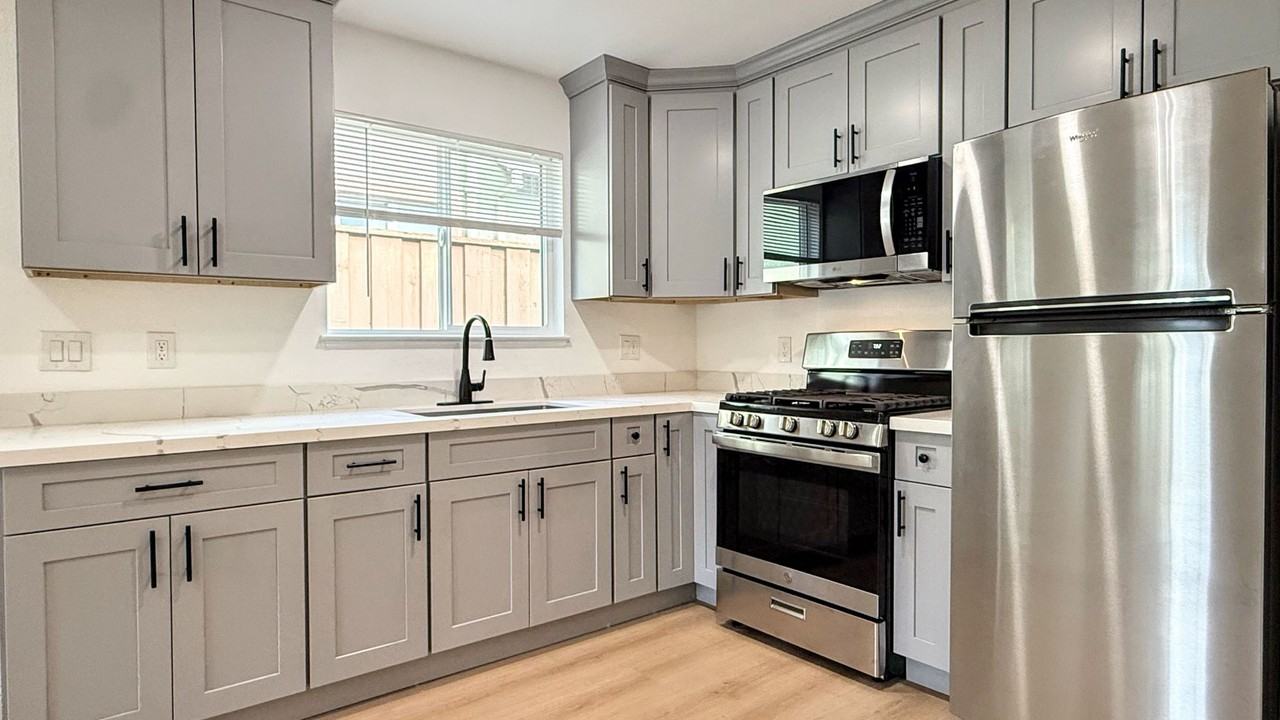 214 N 17th St - Photo 7 of 17