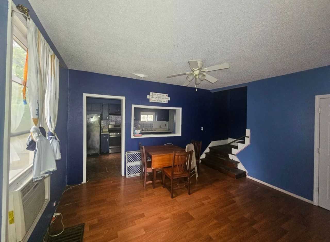 321 Hiett Ave - Photo 2 of 16