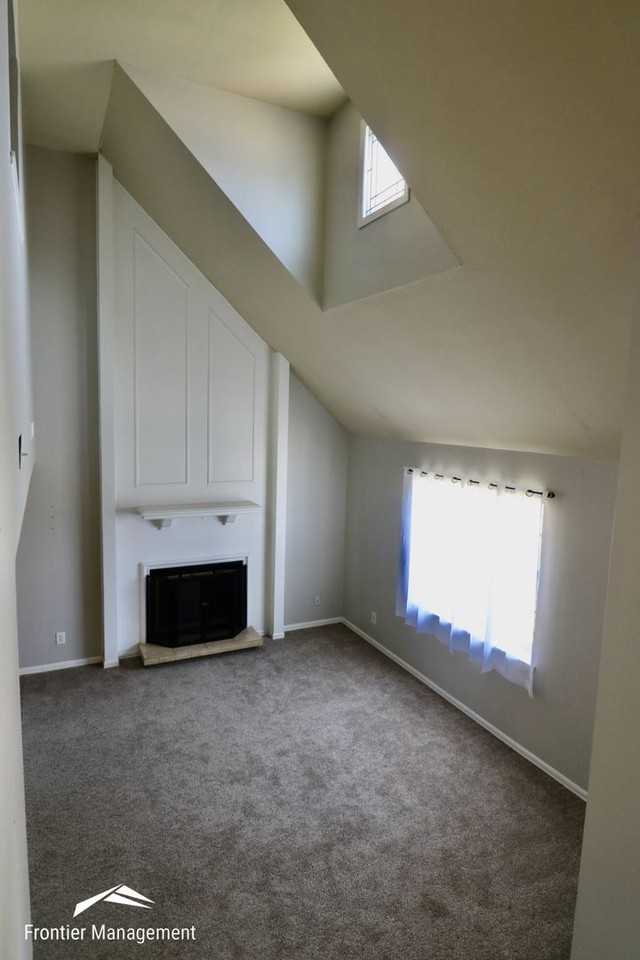 3211 Valleywood Dr - Photo 3 of 20