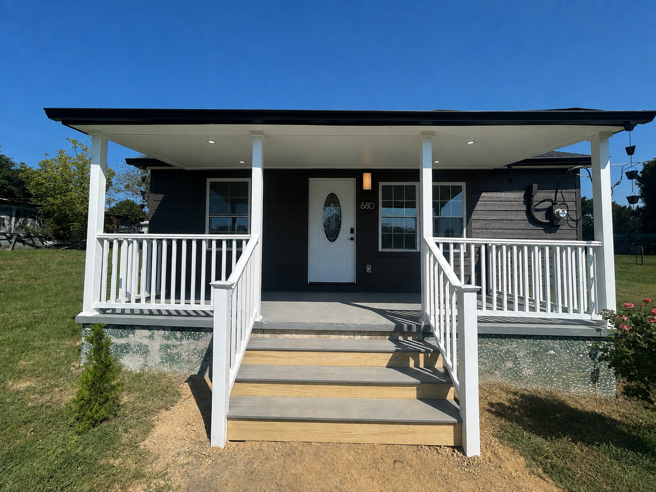 680 Fralin Aly - Photo 2 of 8