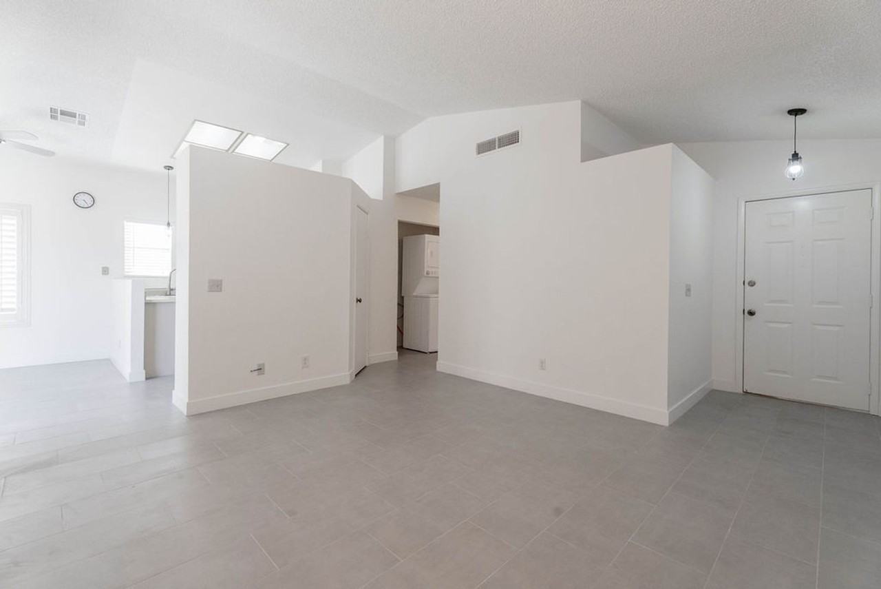 7045 Sawtooth Dr - Photo 2 of 33