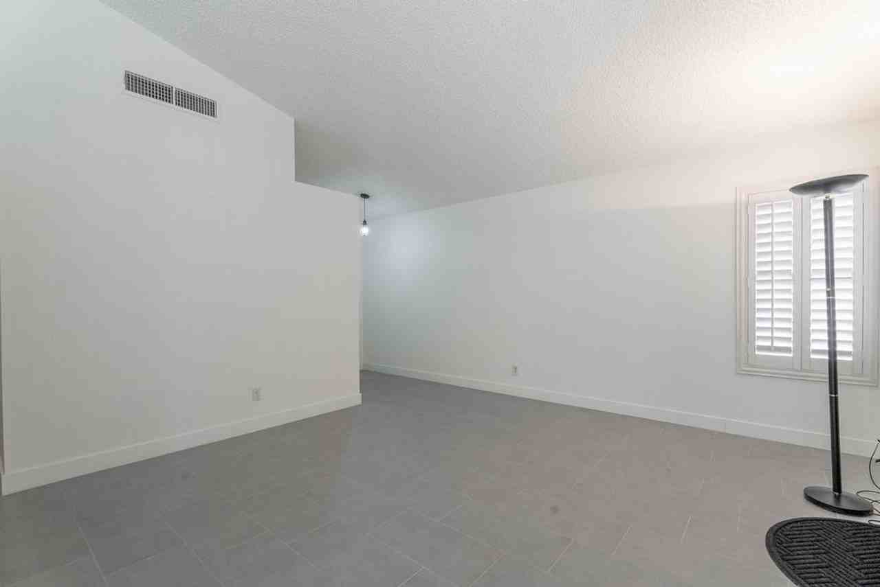 7045 Sawtooth Dr - Photo 3 of 33
