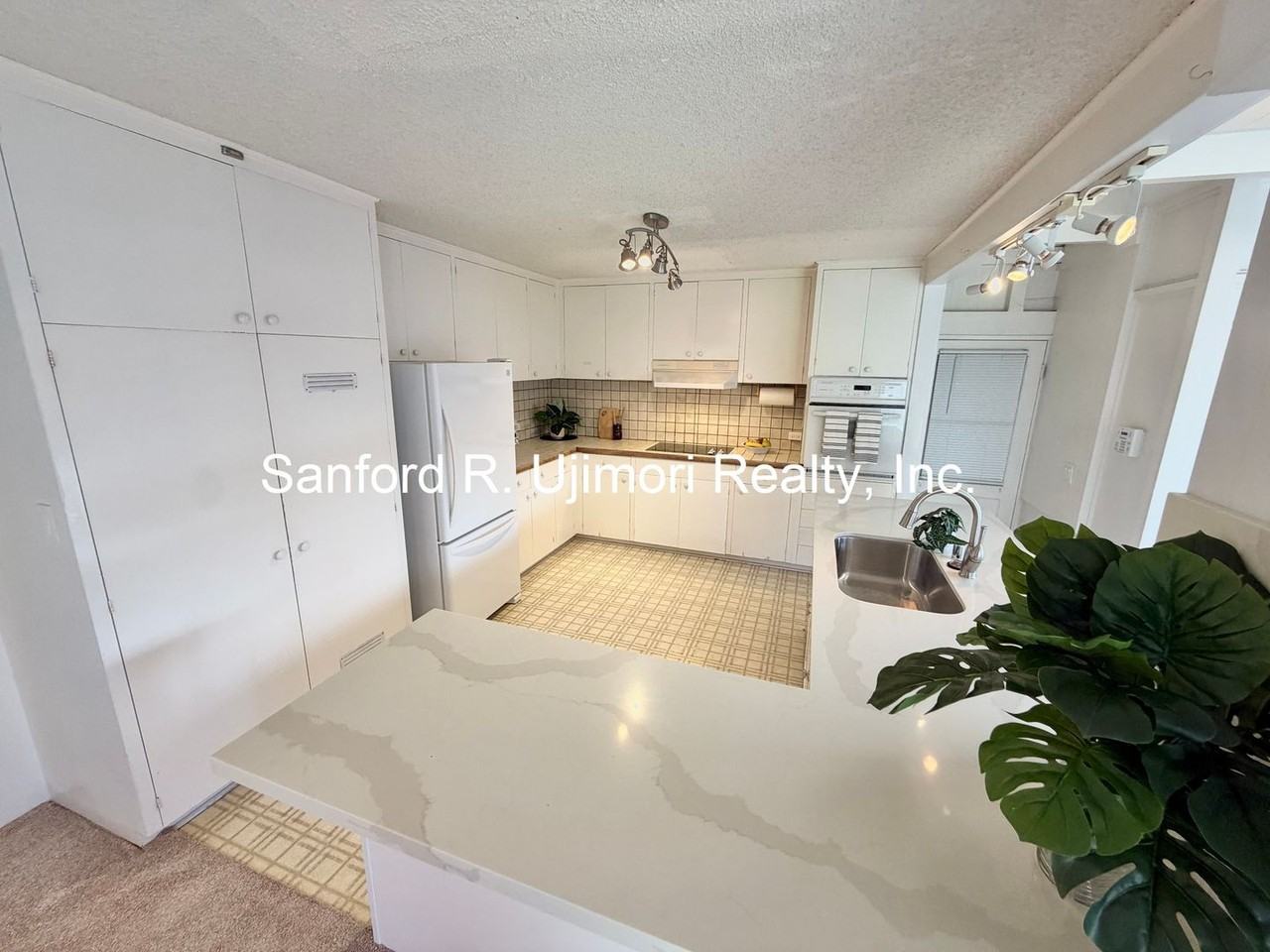 4722 Likini St - Photo 3 of 22