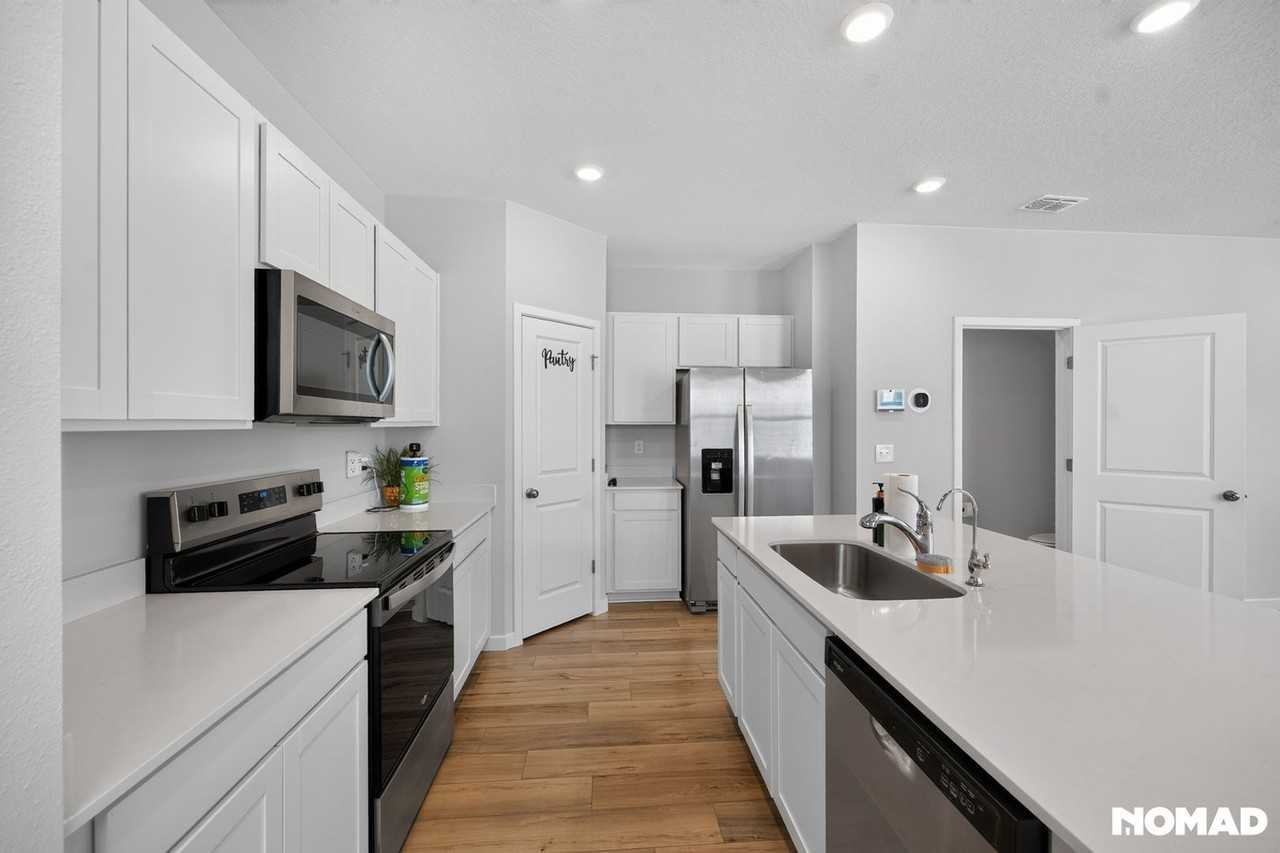 14499 Macadamia Ln - Photo 4 of 25