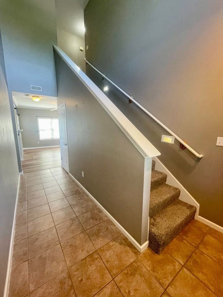 208 Port Way - Photo 4 of 32