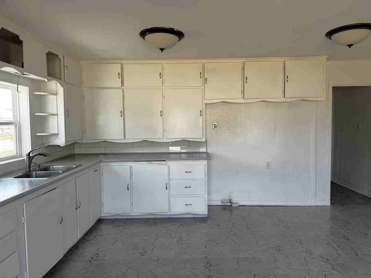 850 S 12th St - Photo 6 of 17