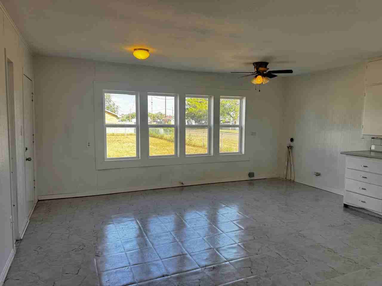 850 S 12th St - Photo 7 of 17