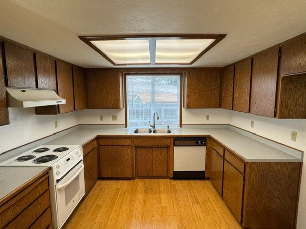 2917 Micah Cir - Photo 2 of 19
