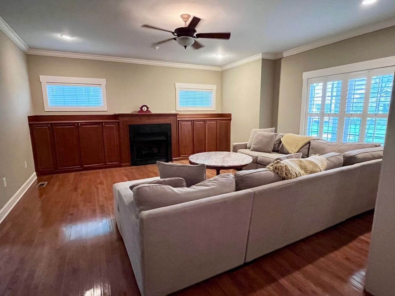 236 N Ainsdale Dr - Photo 2 of 18