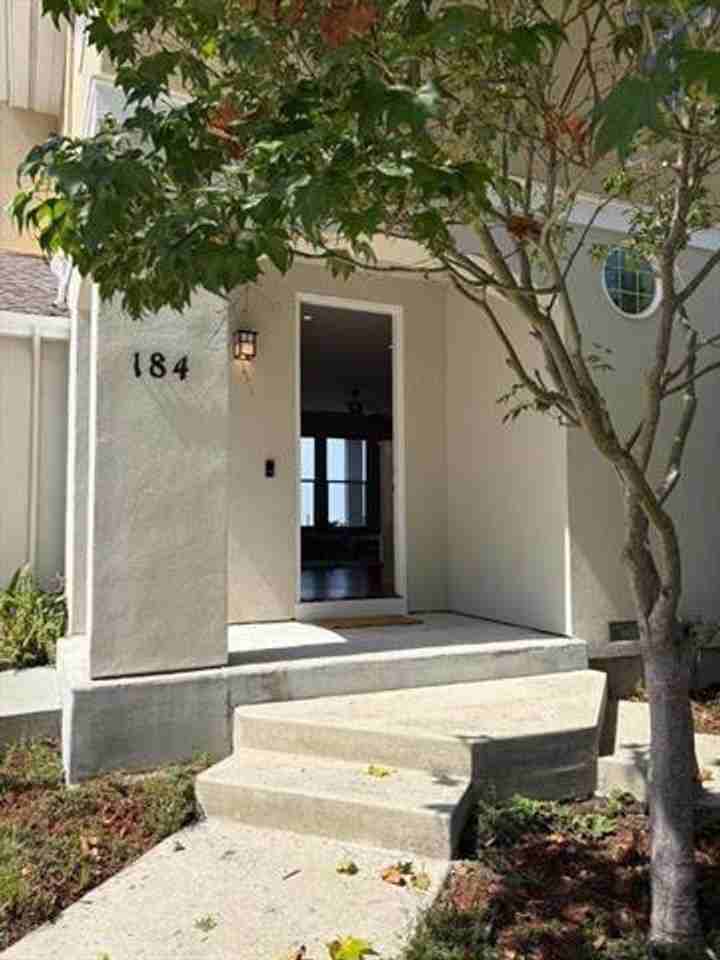 184 Cypress Park - Photo 3 of 29