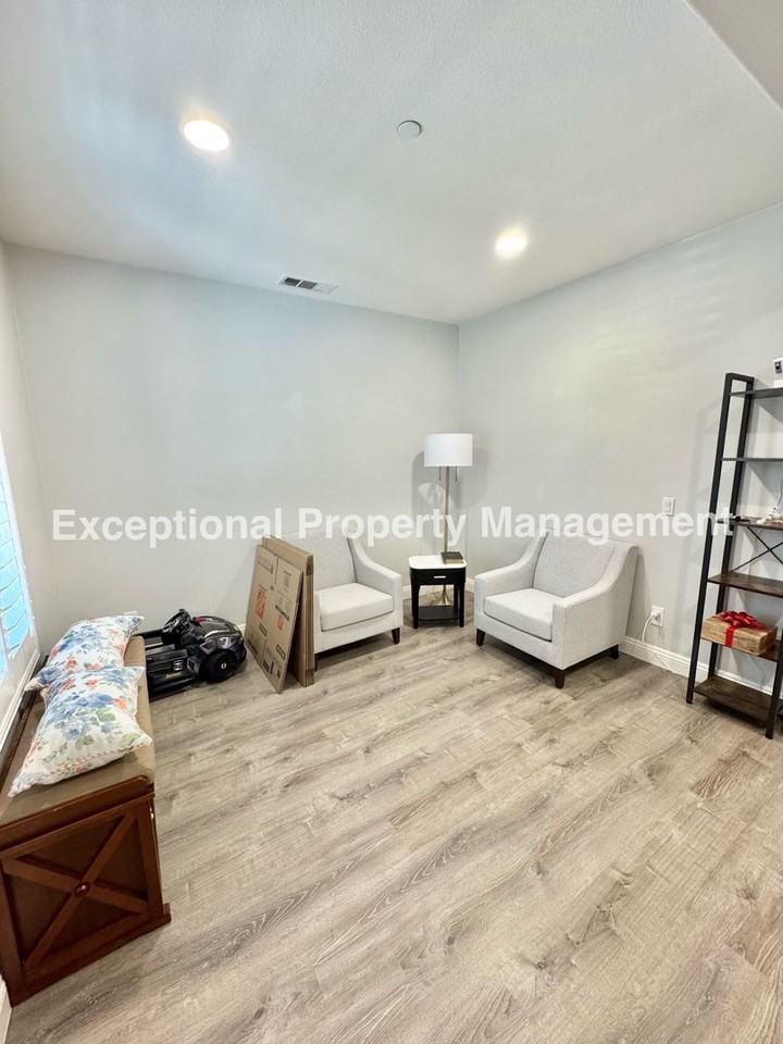 4860 Condor Ave - Photo 2 of 23