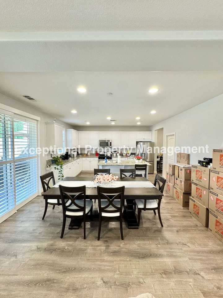 4860 Condor Ave - Photo 4 of 23