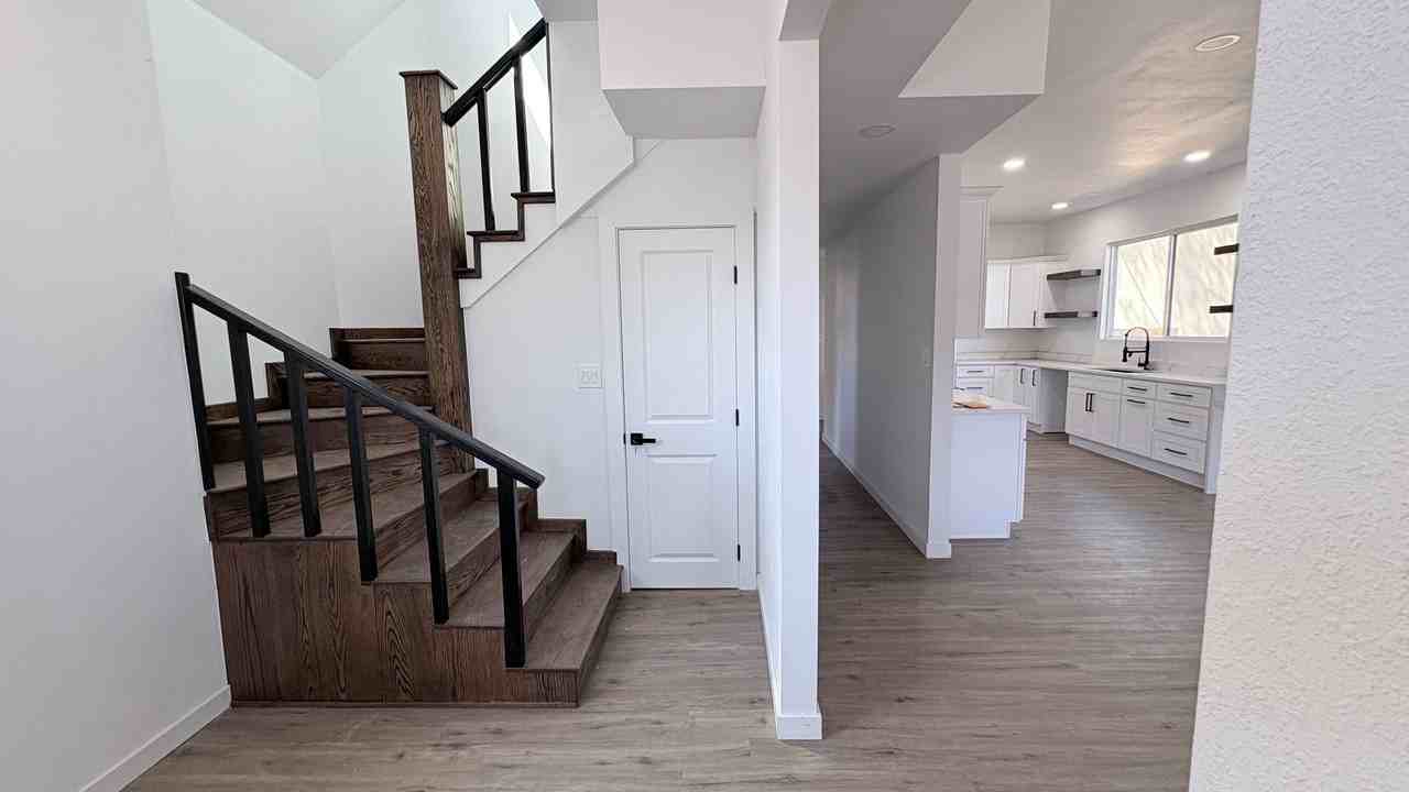 900 S Sunset Ave - Photo 2 of 14