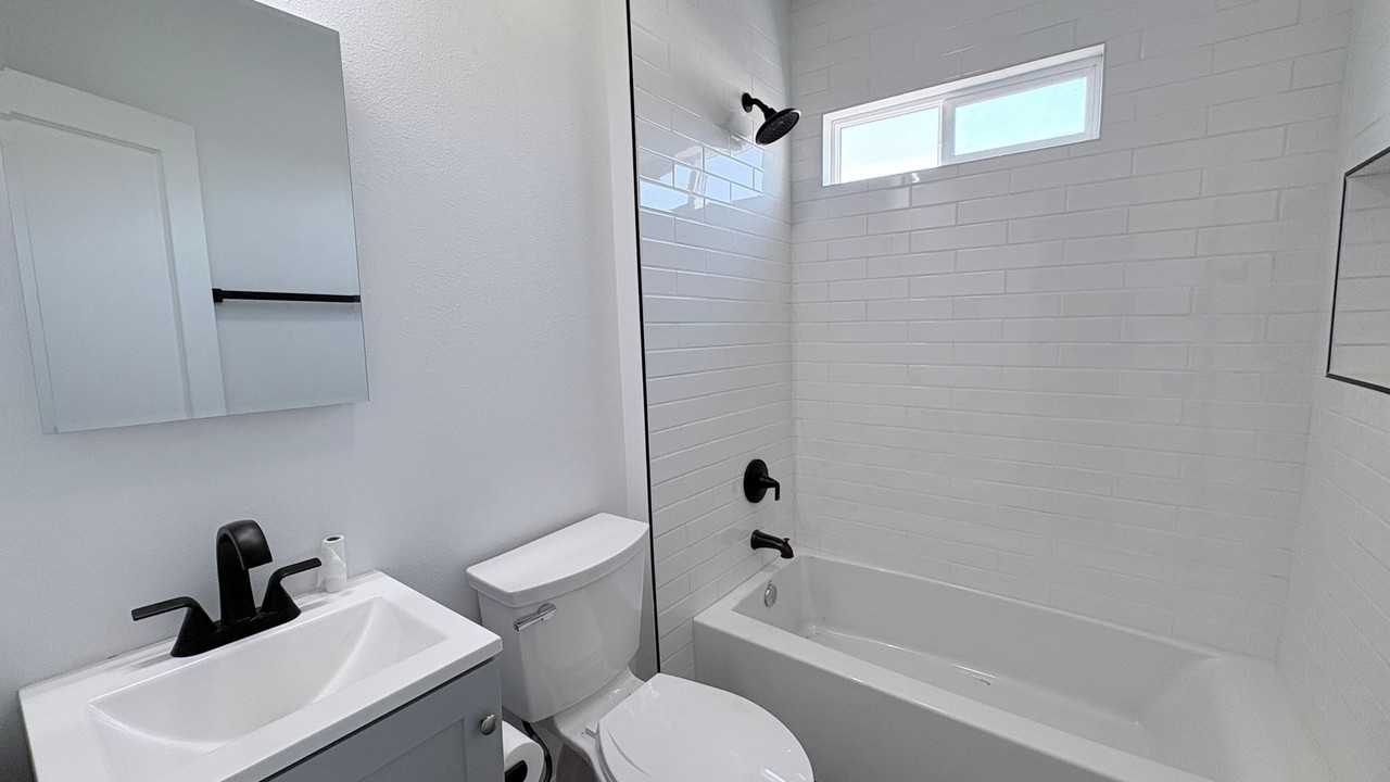 900 S Sunset Ave - Photo 5 of 14
