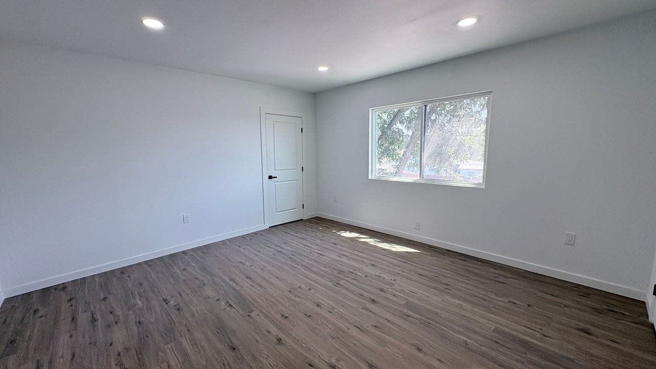 900 S Sunset Ave - Photo 6 of 14