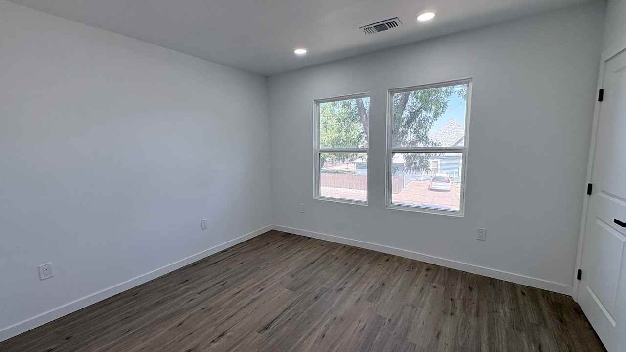 900 S Sunset Ave - Photo 7 of 14