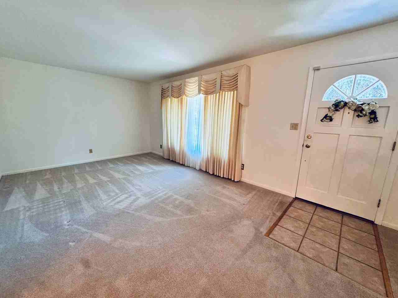517 Madewood Rd - Photo 4 of 24