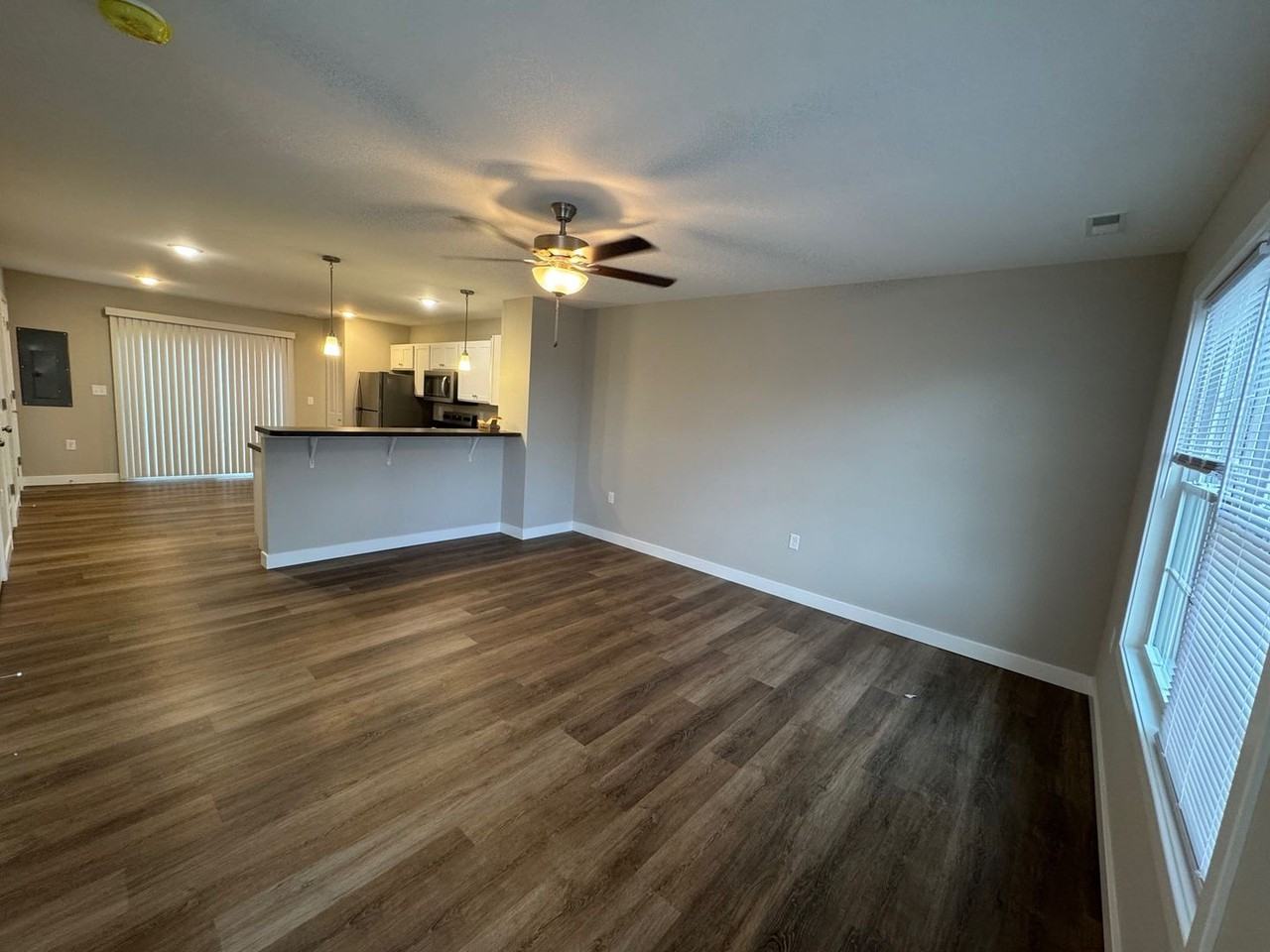 1601 Woodrow Cir - Photo 2 of 13