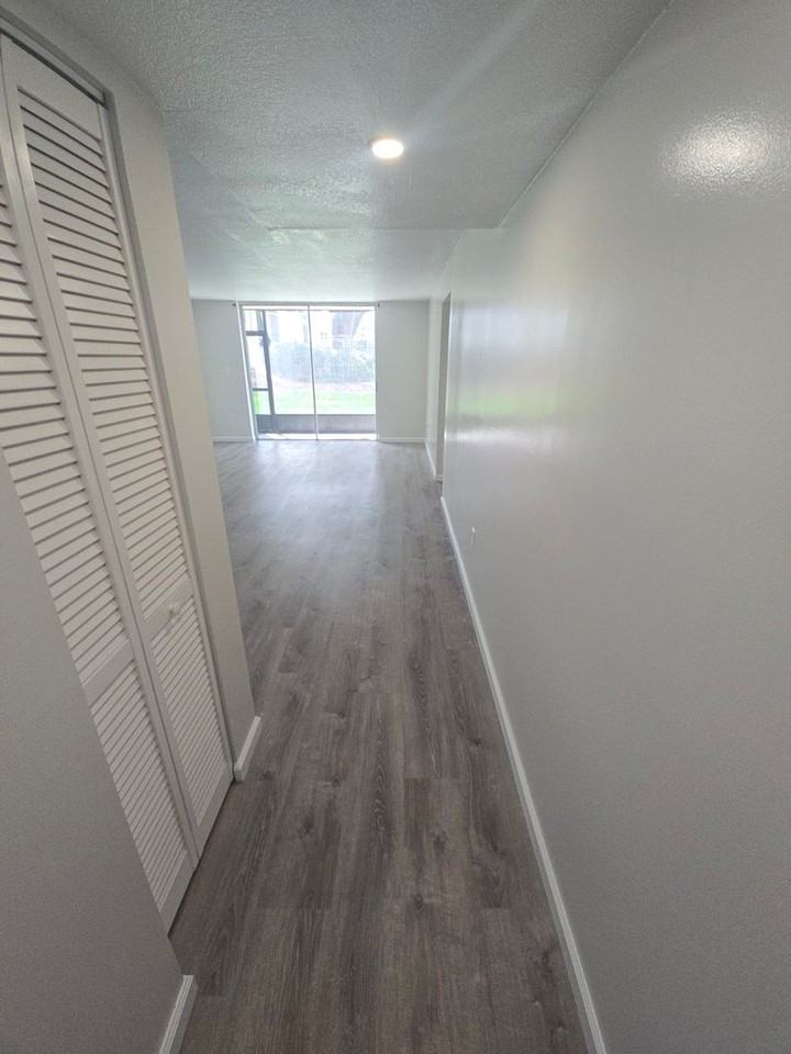 108 Clocktower Dr - Photo 3 of 18