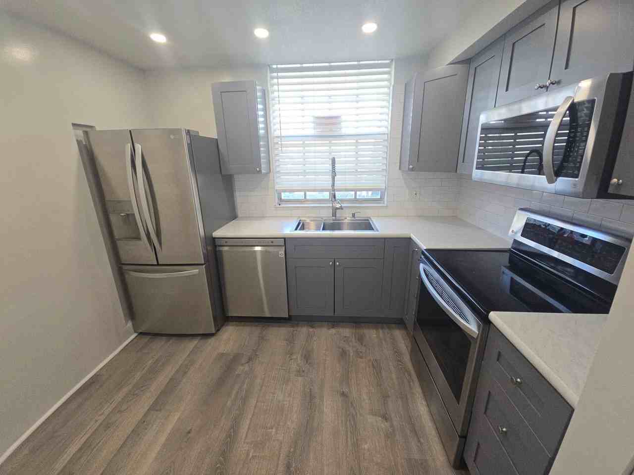 108 Clocktower Dr - Photo 4 of 18