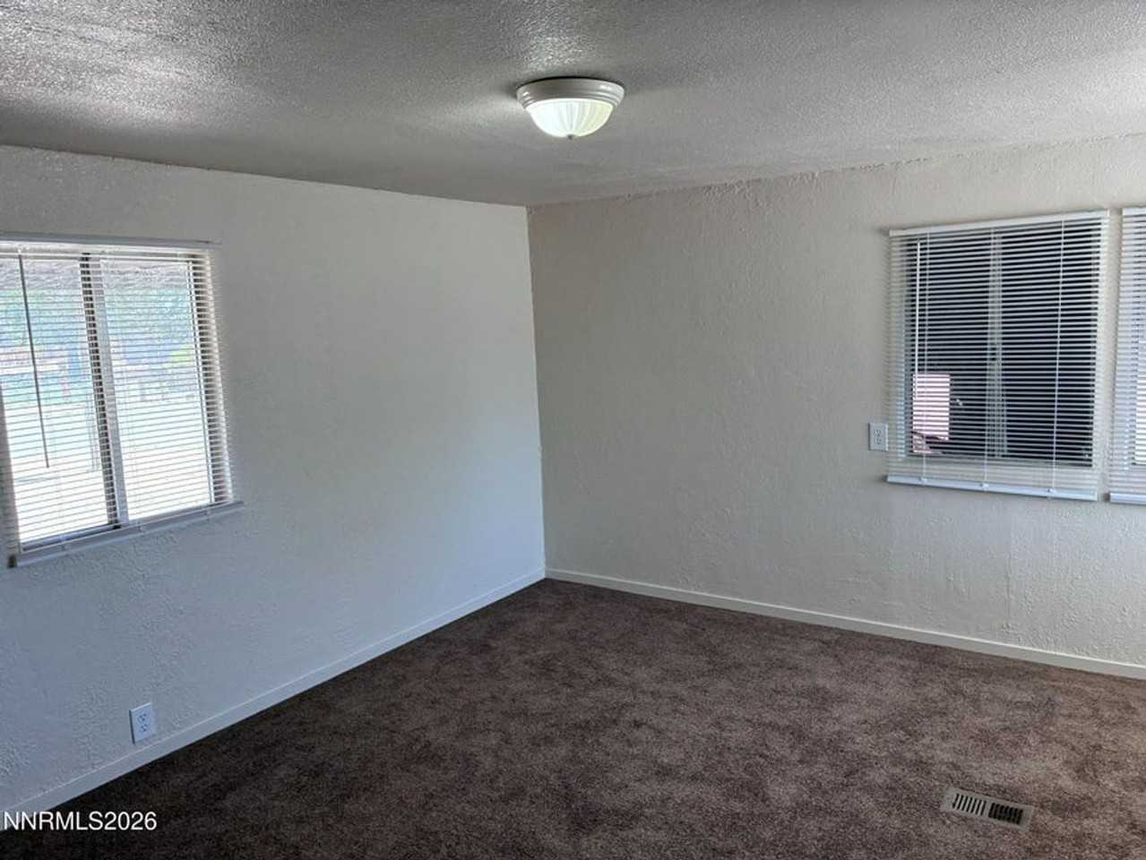 711 River Ave - Photo 4 of 19