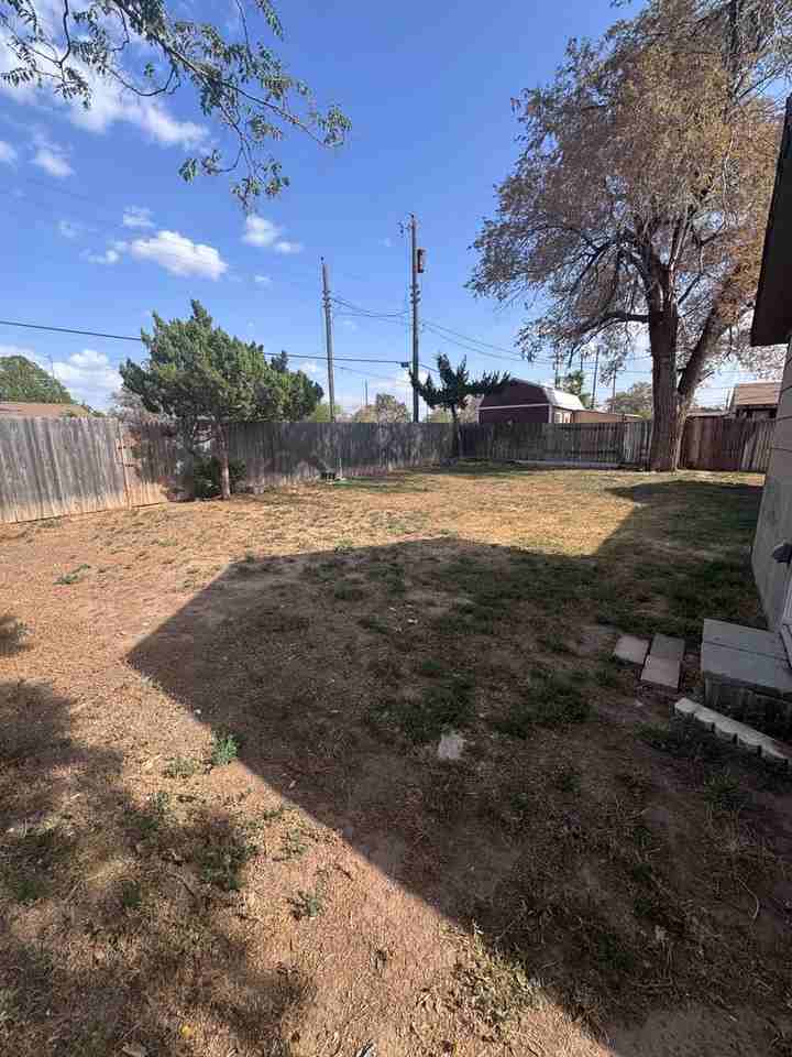 3605 Avenue F - Photo 4 of 11
