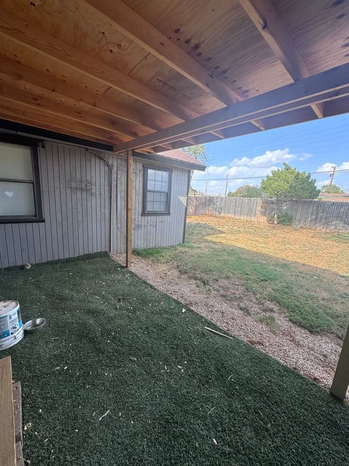 3605 Avenue F - Photo 5 of 11