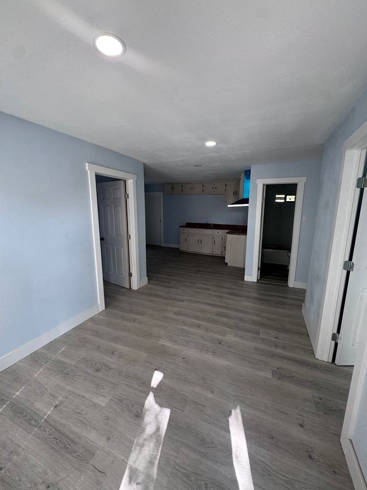 3605 Avenue F - Photo 6 of 11